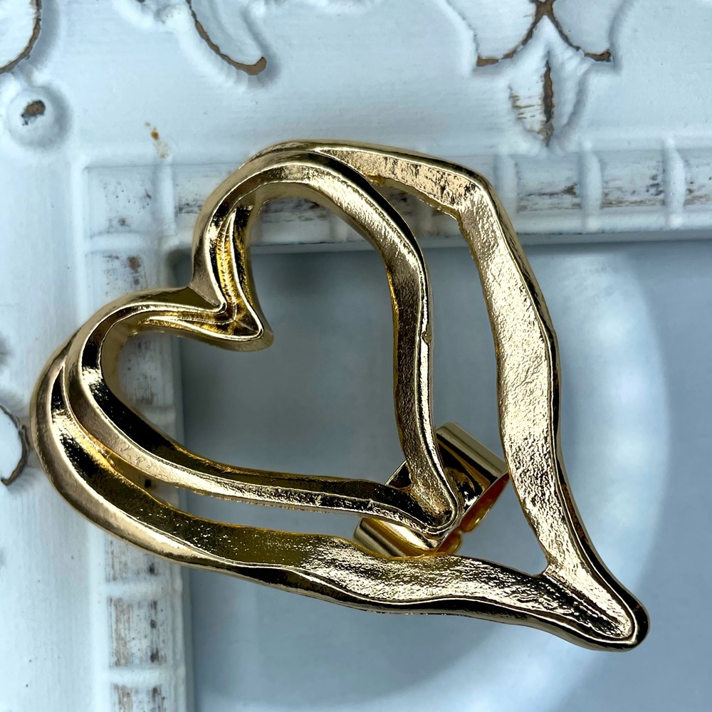 New ~ Heart Oversized ring - Picture 4 of 6